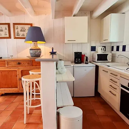 Вилла Petite Maison De Village Avec Etage