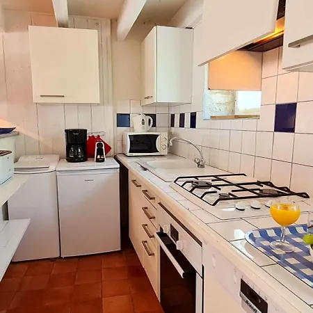 Вилла Petite Maison De Village Avec Etage Ла-Куард-сюр-Мер