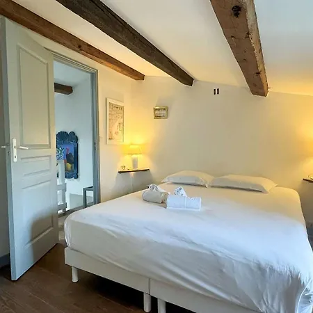 Petite Maison De Village Avec Etage