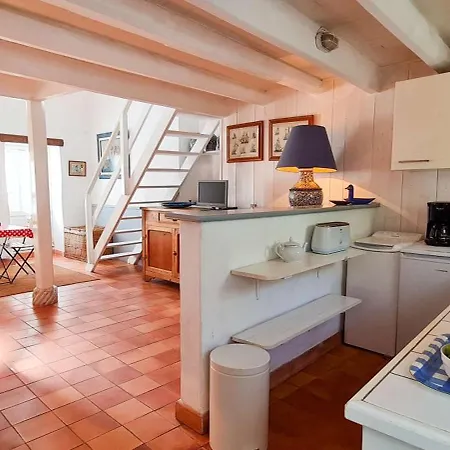 Вилла Petite Maison De Village Avec Etage