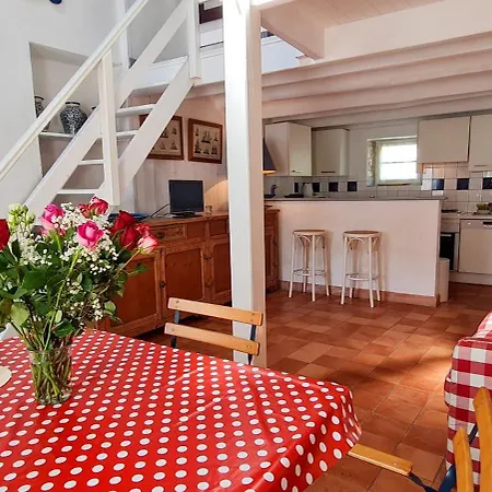 Petite Maison De Village Avec Etage